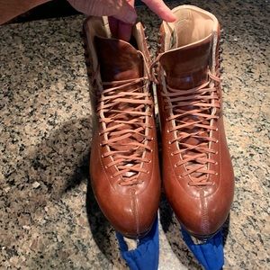 Mens custom made skates by John Wilson